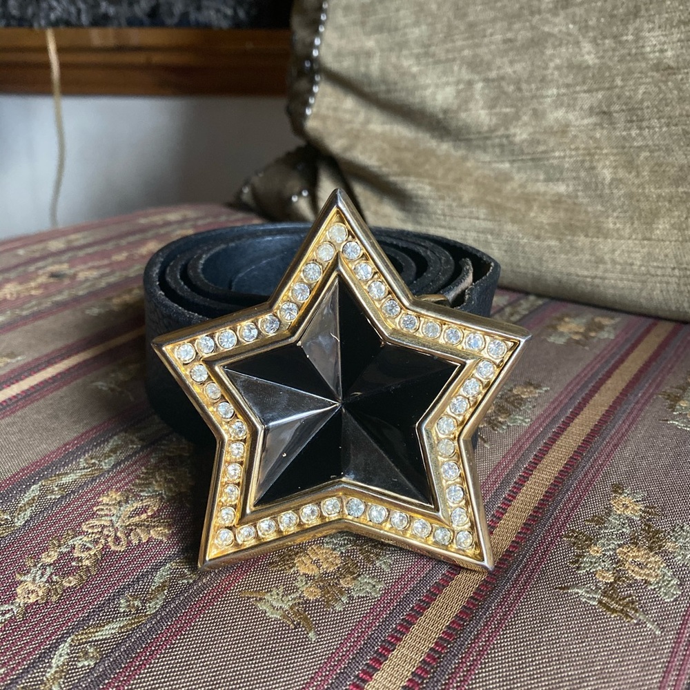 Belt buckle and belt